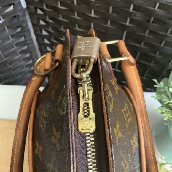 Louis Vuitton LV Monogram Ellipse PM - Picture 13 of 16